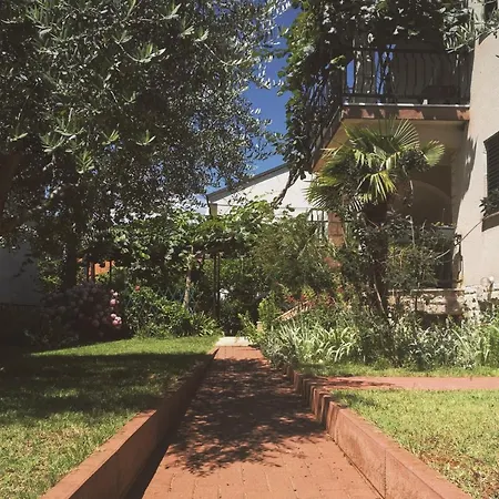 Gabi 2 Apartment
